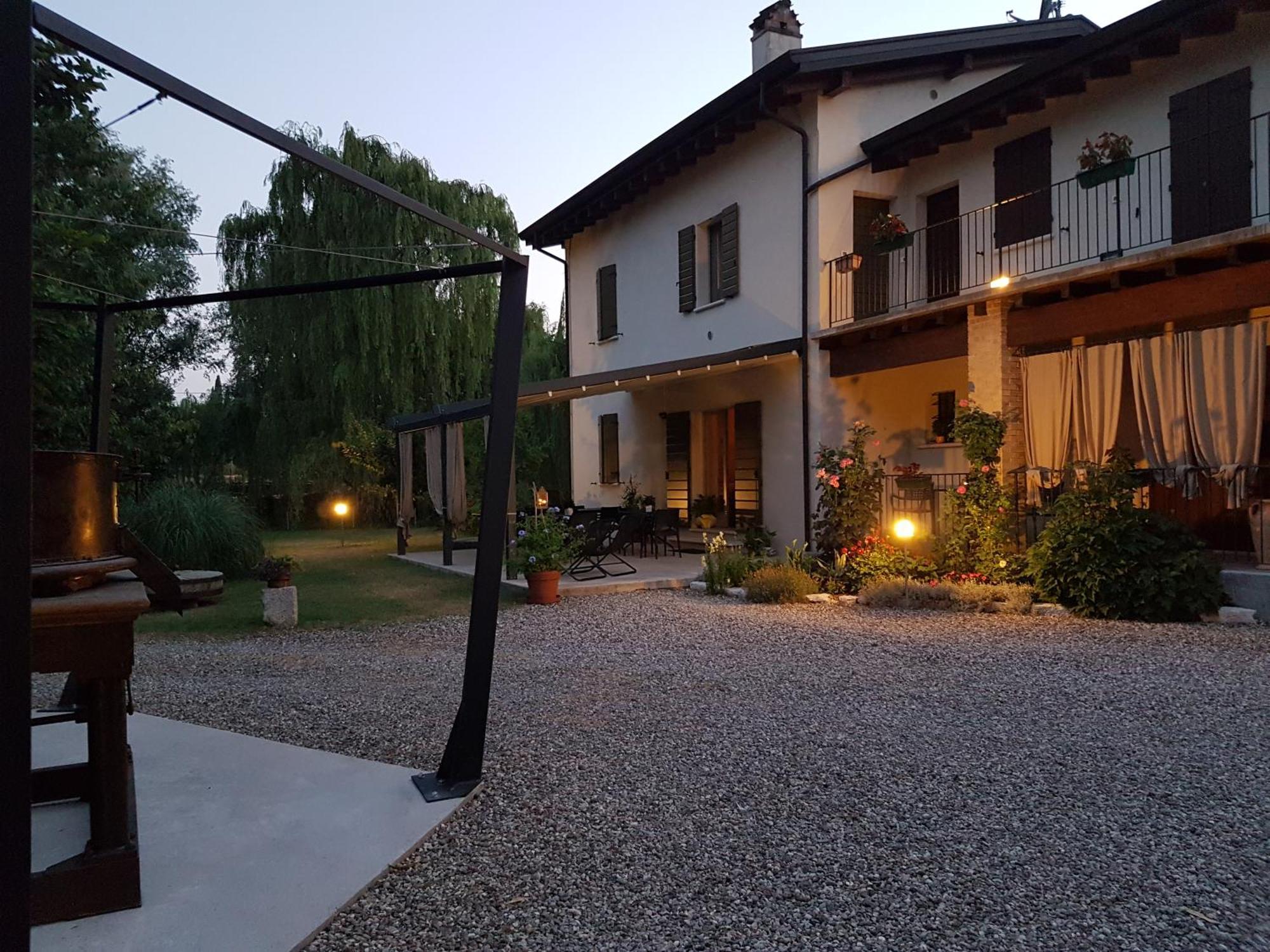 L'Isolo B&B E Case Vacanza Monzambano Dış mekan fotoğraf