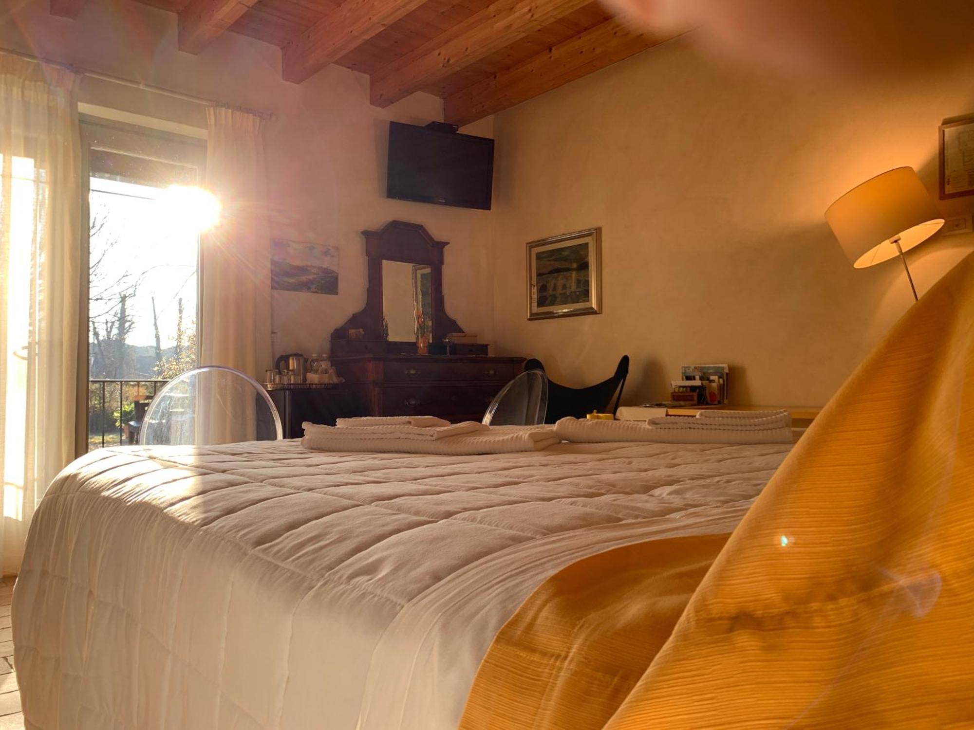 L'Isolo B&B E Case Vacanza Monzambano Dış mekan fotoğraf