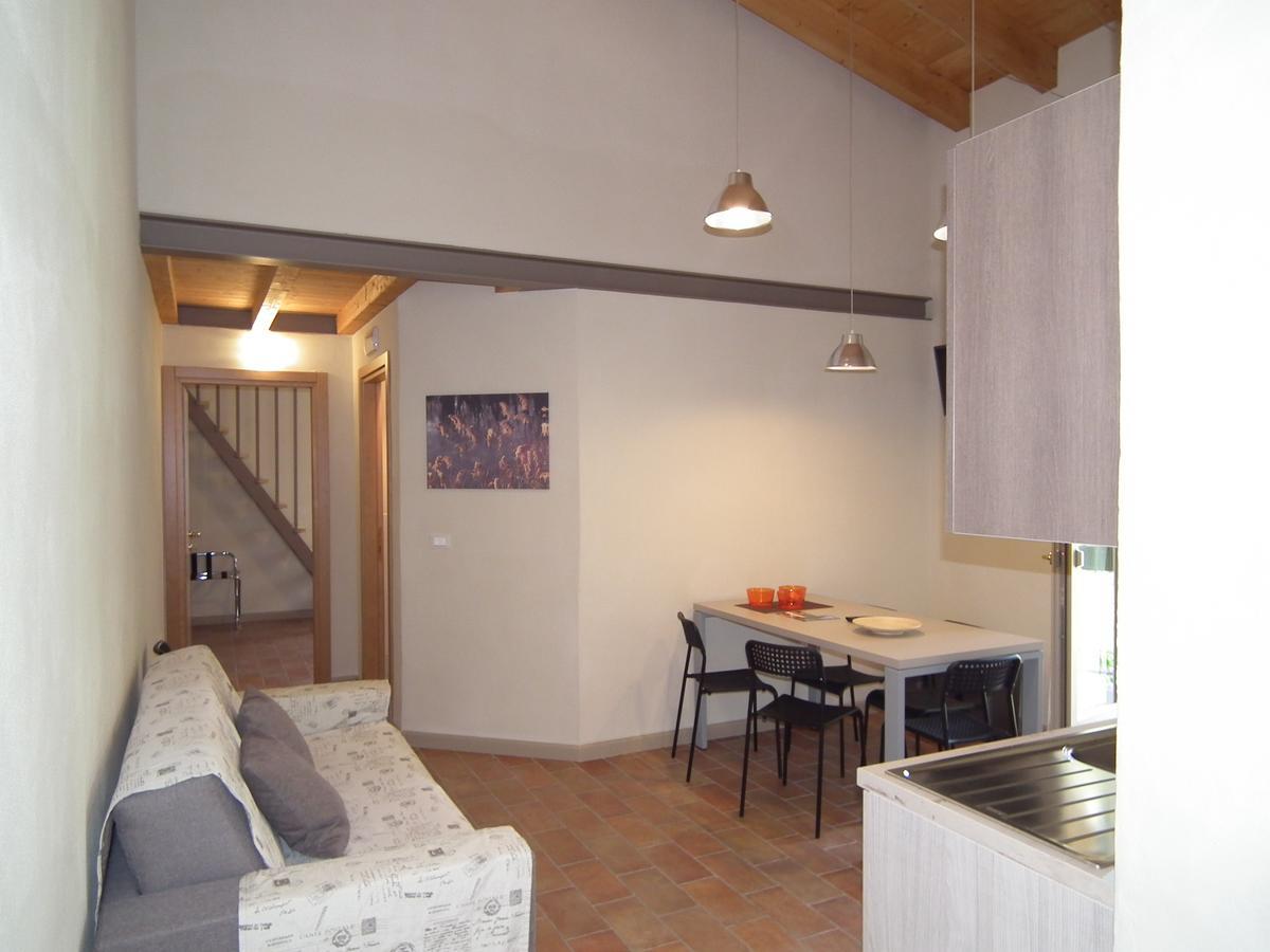 L'Isolo B&B E Case Vacanza Monzambano Dış mekan fotoğraf