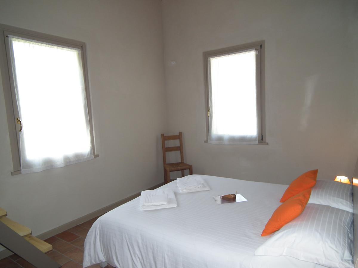 L'Isolo B&B E Case Vacanza Monzambano Dış mekan fotoğraf